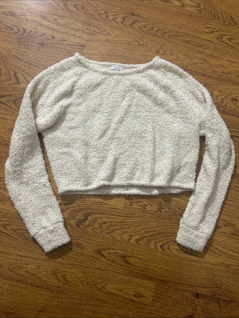 Beyond Yoga Fuzzy Long Sleeve Crop Top